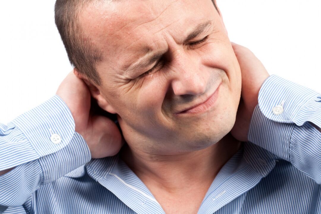 болка в шията при мъж с остеохондроза